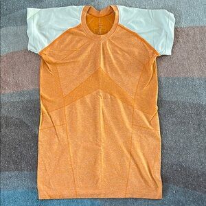 Oiselle Orange tshirt small